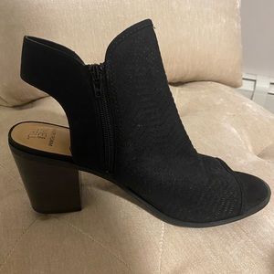 Time and Tru black heels size 10